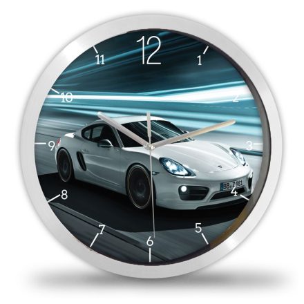 Porsche Cayman mintás falióra fehér színű német sportkocsival száguldás közben és egyedi névvel kérhető számlappal