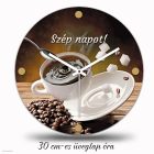 Kávés falióra gőzölgő feketekávé csészével, pörkölt kávészemekkel, repülő kockacukrokkal és Szép napot felirattal