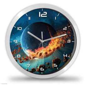 Sci-fi falióra égő bolygóval és aszteroida-övvel világűrt ábrázoló számlappal csillagászati dekorációként