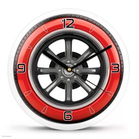 autos-faliora-realisztikus-felni-grafikaval-es-piros-peremmel-sportos-stilus