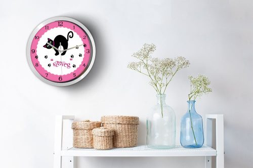 Cica lábnyomokkal falióra