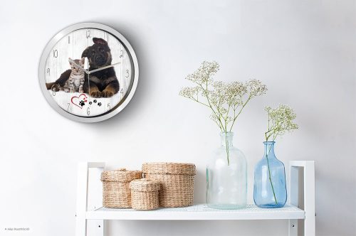 Cicás és kutyás falióra – részletgazdag
