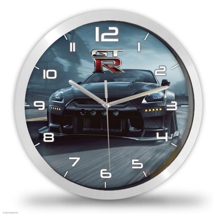 Nissan GT-R mintás falióra szemből fotózott fekete tuningolt sportautóval és egyedi névvel kérhető számlappal